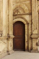 Fototapeta na wymiar Old door in castel