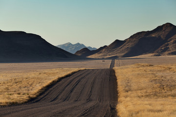 Fototapeta na wymiar desert road