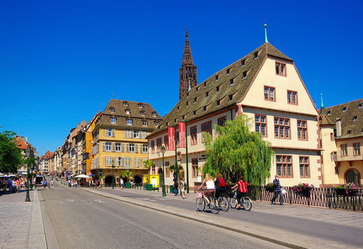 Fototapeta Piste cyclable à Strasbourg., Alsace (Fr)