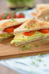 Sandwiches mit veganem Brotbelag
