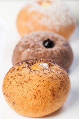 round donuts with flavored fillings