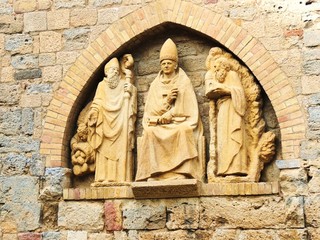Wandrelief  in  Volterra