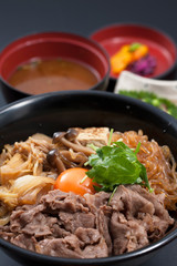 すき焼き丼