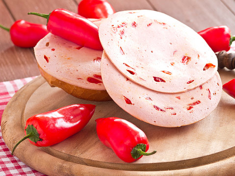 Wurstbr&ouml;tchen mit Paprika Lyoner