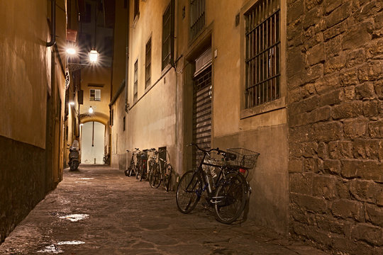 Fototapeta alley in the old town