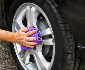 Outdoor tire car wash with  sponge