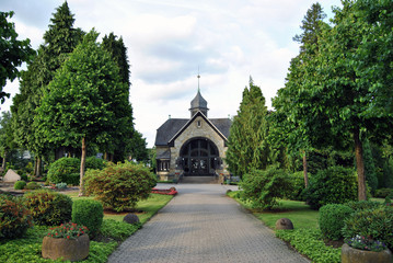Fototapeta na wymiar Friedhof Kapelle Solingen