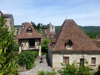 Fototapeta na wymiar Saint-Cirq-Lapopie - Plus beau village de France