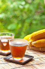 トウモロコシと麦茶