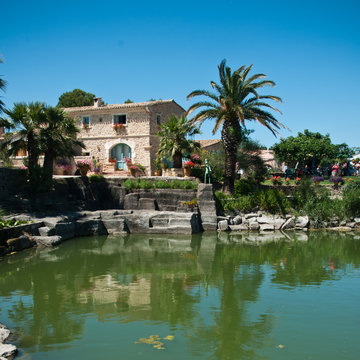 Les jardins d' Adrien &agrave; Servian dans l' H&eacute;rault