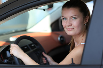 Obraz na płótnie Canvas Smiling female driver