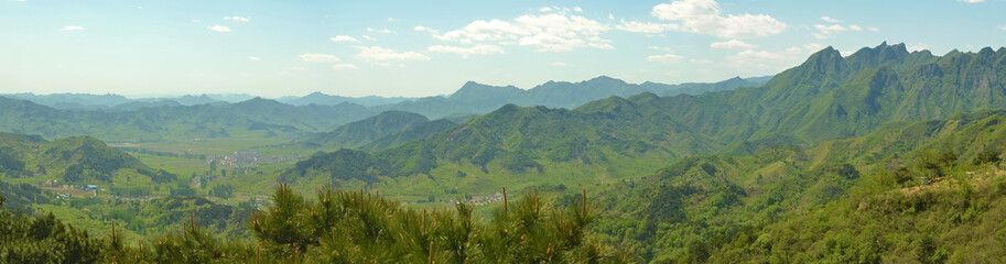 Fototapeta na wymiar panorama chińskich górach