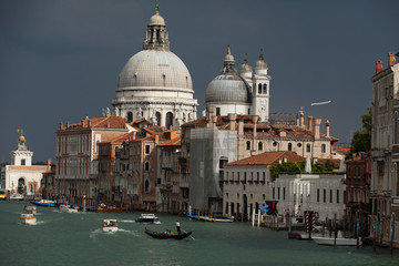 Fototapeta premium Venice - the view on Canal Grande and Salute before the storm