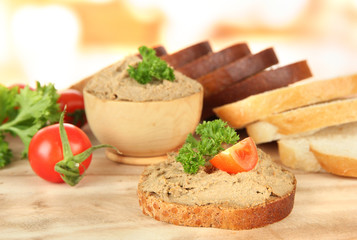 Composition of fresh pate, tomatoes and bread,