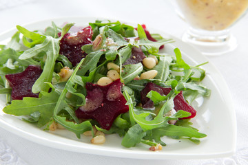 Salad with ruccola and sugar beets.