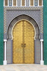 Vergoldete Tür des Königspalastes in Fes, Marokko © alessandro0770