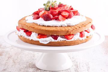 strawberry cream cake