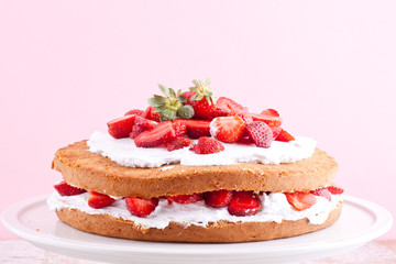 strawberry cream cake