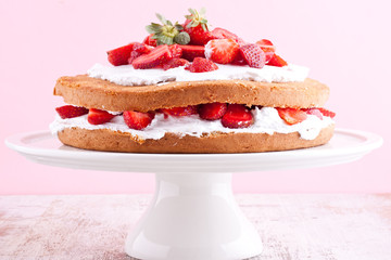 strawberry cream cake