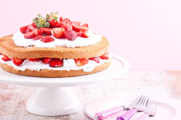 strawberry cream cake