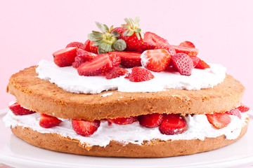 strawberry cream cake