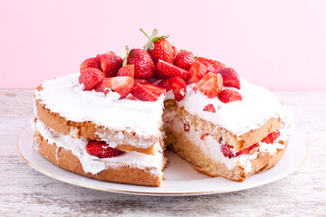strawberry cream cake