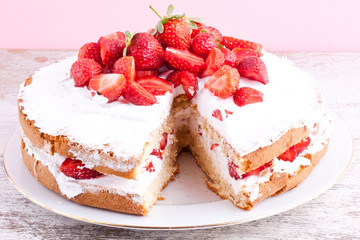 strawberry cream cake