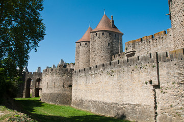 Fototapeta na wymiar Murów miasta Carcassonne