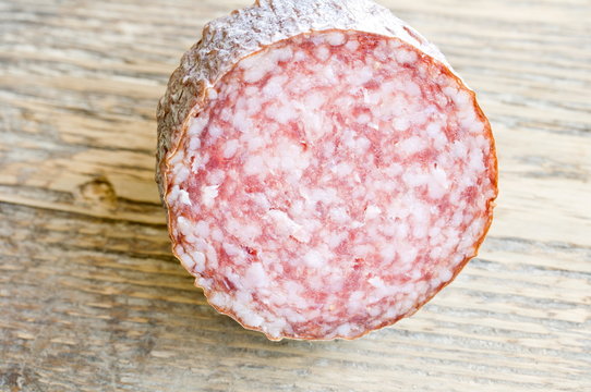 salamiwurst aufgeschnitten