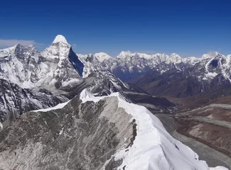 Fotobehang Panorama vanaf de top van Island Peak - 6.189 m, Nepal © Dean Moriarty