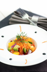 salade d'été assiette moderne 4