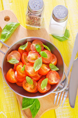 tomato with basil