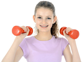 Sportliche Jugendliche mit Hanteln
