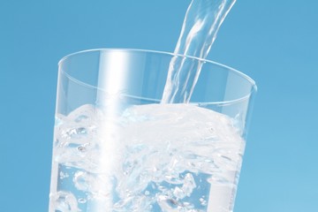 水を注ぐ