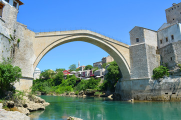Fototapeta na wymiar Most w Mostarze