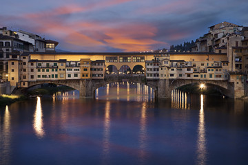 Obraz premium Ponte Vecchio stone bridge in Florence, Italy
