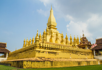 Fototapeta na wymiar Pagoda Luang Pratat