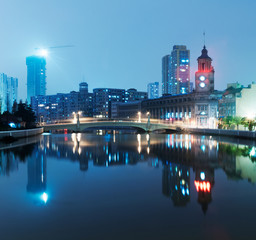 Obraz premium beautiful shanghai skyline at night,China .