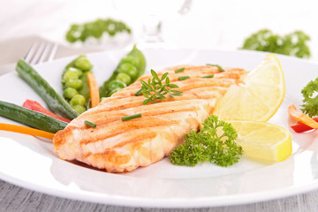grilled salmon with vegetable