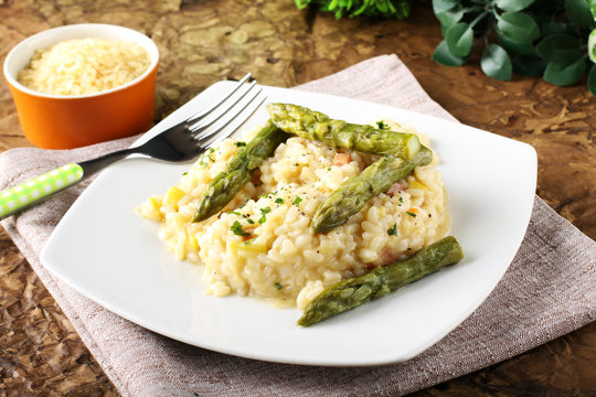 Rice with fresh asparagus