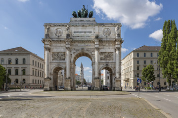 Fototapeta na wymiar Victory Gate w Monachium