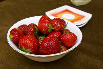 Fresh ripe strawberry closeup .