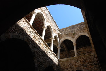 Ancien monastère fortifié de Saint-Honorat