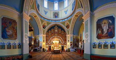 Fototapeta na wymiar The church in the village of Milne; Ukraine