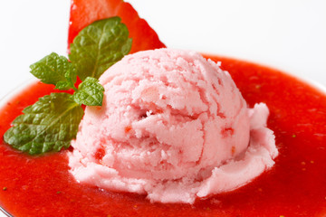 Ice cream with strawberry puree