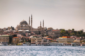Fototapeta na wymiar Istanbul cityscape with Suleymaniye Mosque