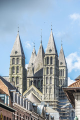 Fototapeta na wymiar Katedra Najświętszej Marii Panny w Tournai w Belgii