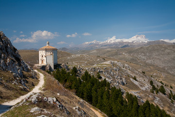 Santa Maria della Pietà road Rocca Calascio