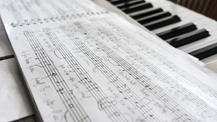 Naklejka premium Handwritten music sheet