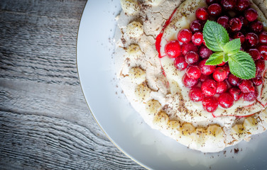 Pavlova meringue with cherries